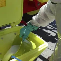 Czy można mieszać fungicydy z nawozami dolistnymi? Kluczowe zasady i zalecenia