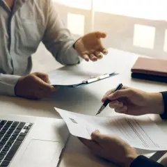 Co to jest umowa zlecenia? Kluczowe informacje, które musisz znać