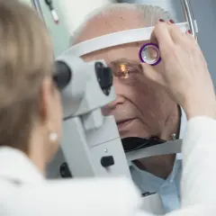 Dlaczego powstaje zaćma i jak możesz uniknąć jej rozwoju