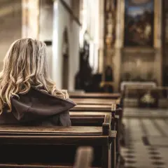 Miłość do księdza czy to grzech? Zrozum swoje uczucia i moralność