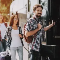 Autokar lux co to znaczy? Poznaj luksus i komfort podróży