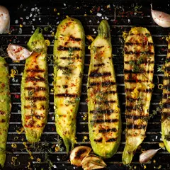 Idealny przepis na cukinię na grilla plastry – uniknij błędów w grillowaniu