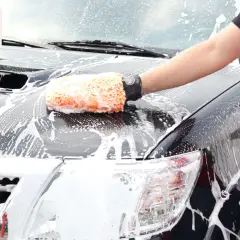 Czym myć auto po woskowaniu, aby nie uszkodzić powłoki?
