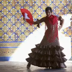 Jak hiszpański ubiór wpływa na taniec Flamenco i jego magię