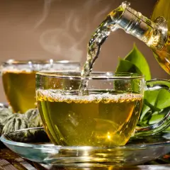Optymalna temperatura do parzenia zielonej herbaty – jak uniknąć gorzkiego smaku