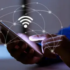 Jak wzmocnić sygnał internetu mobilnego i cieszyć się szybkim połączeniem