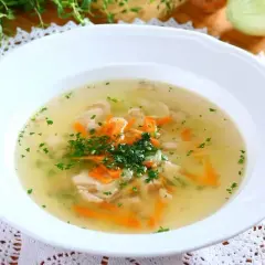 Jak zrobić bulion drobiowy - prosty przepis na aromatyczny wywar