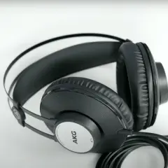 AKG K72 recenzja: Czy te słuchawki naprawdę spełniają oczekiwania?