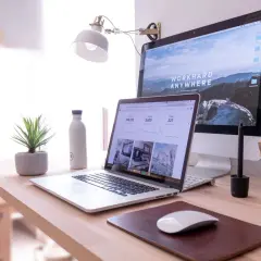 Laptop czy komputer stacjonarny – co wybrać, by nie żałować decyzji?