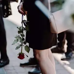 Ile kosztują kwiaty na pogrzeb? Ceny, które mogą zaskoczyć