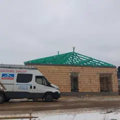 Wymiana dachu 100m2 koszt – ile naprawdę zapłacisz za nowy dach?