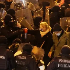 Jakie rodzaje gazu używa policja: wszystko o środkach obezwładniających