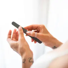 Co potrzebne do manicure tytanowego? Sprawdź, co musisz mieć!