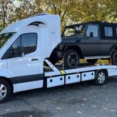 Ile kosztuje holowanie samochodu na lawecie? Sprawdź ceny i czynniki wpływające na koszty