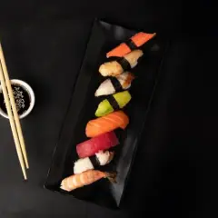 Kto wymyślił sushi? Odkryj zaskakującą historię tej potrawy
