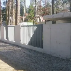 Jak zrobić ogrodzenie z betonu architektonicznego – uniknij najczęstszych błędów