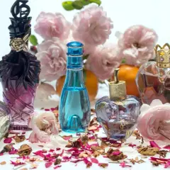 Jak wybrać perfumy damskie? 8 kluczowych porad dla kobiet