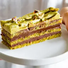 Pistacjowe ciasto: orzechowy krem nada mu niepowtarzalny smak