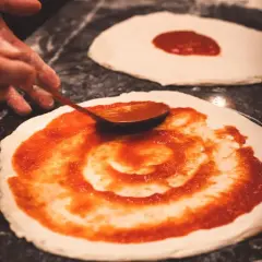 Sos do pizzy jak z pizzerii - idealny przepis na smak, który uwielbiasz