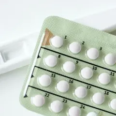Objawy ciąży podczas zażywania tabletek antykoncepcyjnych - co warto wiedzieć?