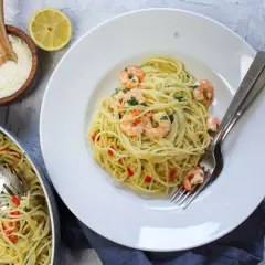 Prosty przepis na spaghetti z chili i czosnkiem, który zachwyci smakiem