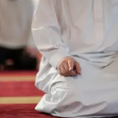 Ile trwa modlitwa muzułmanów? Czas trwania i znaczenie modlitw