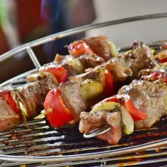 Jakie przyprawy do sosu z mięsa wieprzowego? 10 sekretów smaku