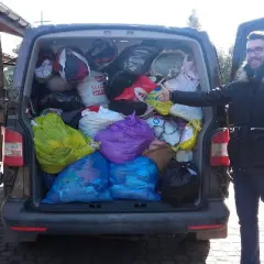 Jak oddać ubrania do domu samotnej matki? Praktyczny poradnik