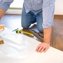 Jak prawidłowo położyć tapetę winylową bez błędów i z satysfakcjonującym efektem