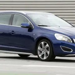 Jakie silniki są w Volvo V60? Sprawdź moc i osiągi przed zakupem