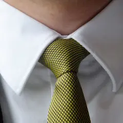 Jak wybrać modny krawat? Trendy, kolory i porady stylowe na każdą okazję