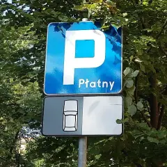 Czy osoby niepełnosprawne muszą płacić za parking? Ważne informacje