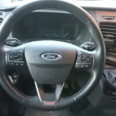 Gdzie są bezpieczniki w Fordzie Transit? Znajdź je łatwo i szybko