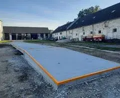 Jak dokładnie obliczyć ile waży wylewka betonowa: praktyczny poradnik