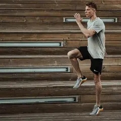 Trening HIIT co to? Poznaj skuteczne metody na szybką formę