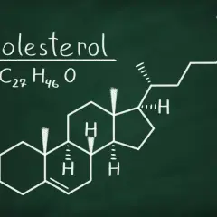 Podwyższony poziom cholesterolu całkowitego – przyczyny, skutki i jak go obniżyć
