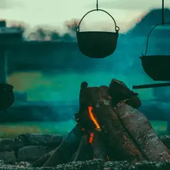 Jak czyścić kociołek żeliwny, aby uniknąć jego zniszczenia?