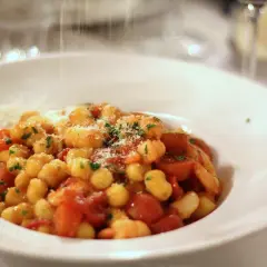 Gdzie zjeść w Desenzano del Garda? Odkryj najlepsze restauracje