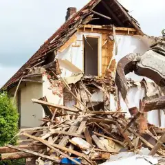 Koszt wyburzenia domu - cennik i rozbiórka budynku