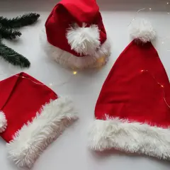 Jak uszyć czapkę Mikołaja - proste kroki i tajemnice szycia na święta