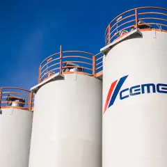Czym się różni cement od betonu? Kluczowe różnice, które musisz znać