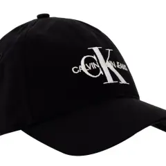Ile kosztuje czapka Calvin Klein? Ceny od 129 do 370 zł