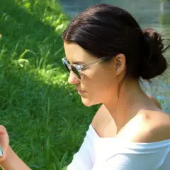 Czy telefon psuje wzrok? Poznaj prawdę i skuteczne sposoby ochrony oczu