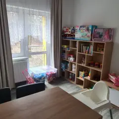 Dom samotnej matki: jak wygląda życie i wsparcie w placówce