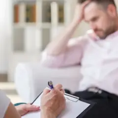 Czy na L4 od psychiatry można wyjechać? Poznaj zasady i ryzyko