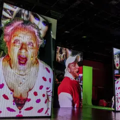 Inni ludzie spektakl - fascynująca adaptacja powieści Masłowskiej