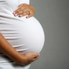 Czop śluzowy wypadł? Sprawdź, ile czasu zostało do porodu i co robić