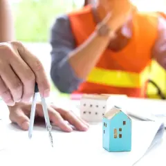 Ile kosztuje budowa domu 130m2? Poznaj ukryte koszty i standardy wykończenia