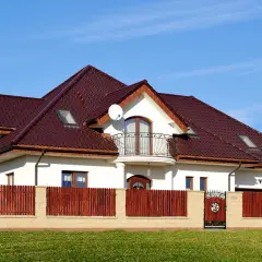 Dachówka ceramiczna: trwałość, piękno i oszczędności w budowie
