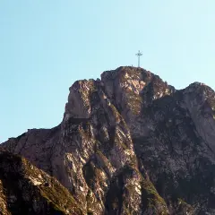 Co oznacza krzyż na Giewoncie? Historia i znaczenie symbolu Tatr